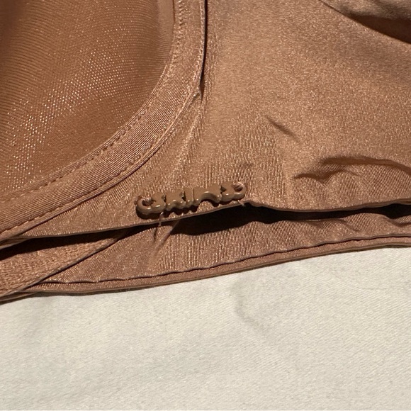 SKIMS Weightless Scoop Bra (brown) - Picture 4 of 4